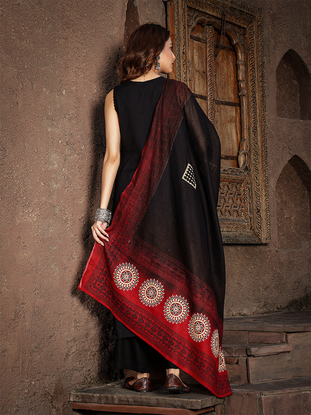 Rayon Calf Length Solid Sleeveless V-Neck Straight Kurta Suit Set