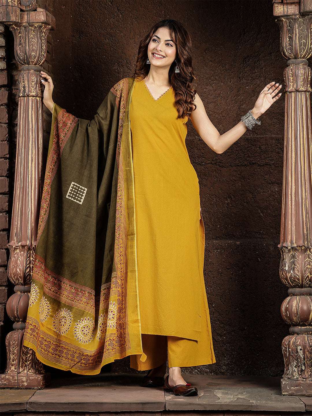 Rayon Calf Length Solid Sleeveless V-Neck Straight Kurta Suit Set