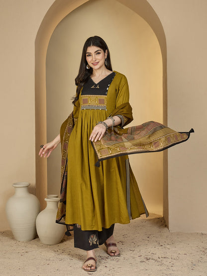 Rayon Calf Length Solid 3/4 Sleeves V-Neck Flared Kurta Suit Set