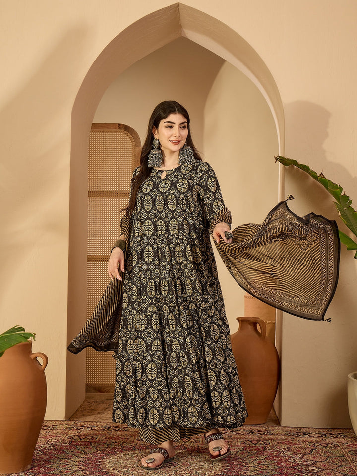 Cotton Calf Length Printed 3/4 Sleeve Key Hole Neck Anarkali Kurta Suit Set