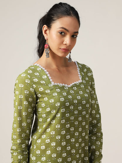 Straight Printed Cotton Sweet Heart Neck Top