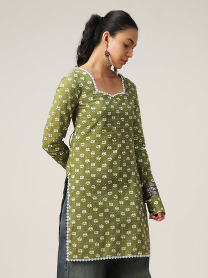 Straight Printed Cotton Sweet Heart Neck Top