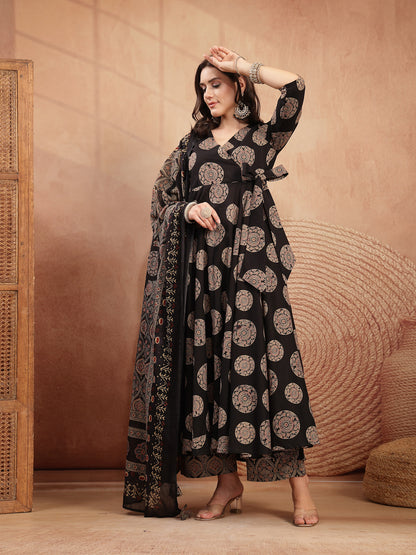 Cotton Calf Length Printed 3/4 Sleeve V-Neck Anarkali Kurta Suit Set