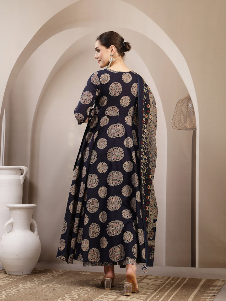 Cotton Calf Length Printed 3/4 Sleeve V-Neck Anarkali Kurta Suit Set