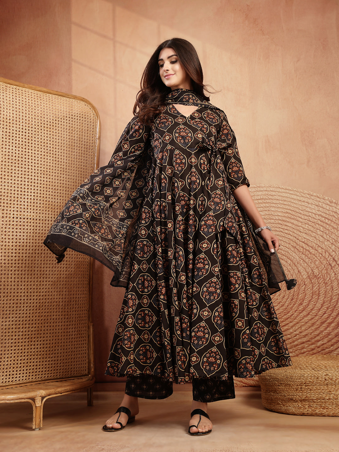 Cotton Calf Length Printed 3/4 Sleeves V-Neck Anarkali Kurta Suit Set