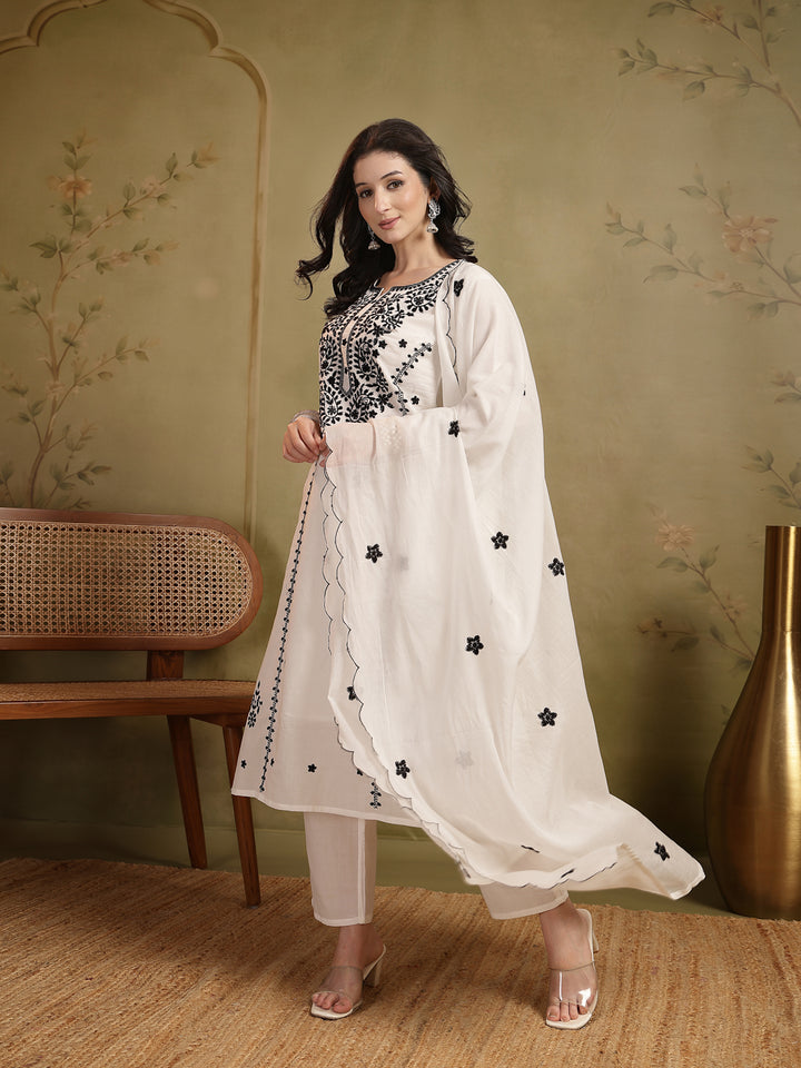Straight Solid Embroidered Cotton Kurta Set With Malmal Dupatta