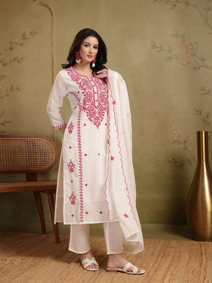Straight Solid Embroidered Cotton Kurta Set With Malmal Dupatta