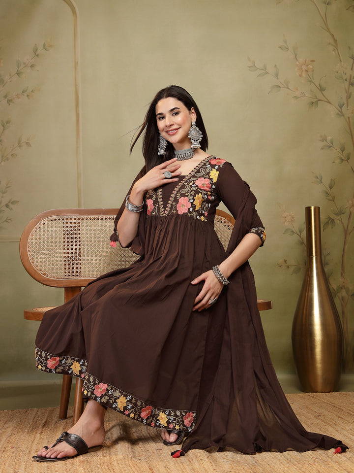 Flared Solid Embroidered Cotton Kurta Set With Malmal Dupatta
