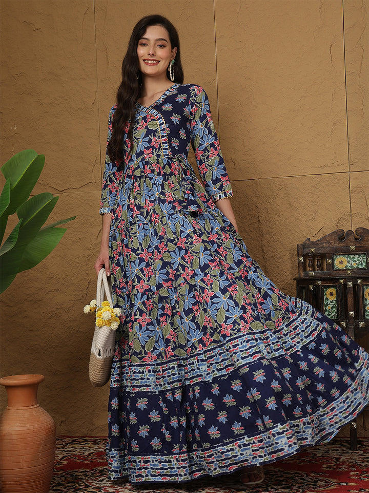 Women Rayon Printed Ankle Length Three-Quarter Sleeves V-Neck Angrakha Tiered Kurta