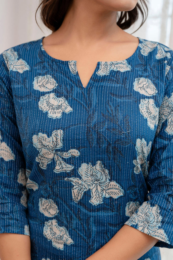 Blue Printed Straight Kurta with Three Quarter Sleeves