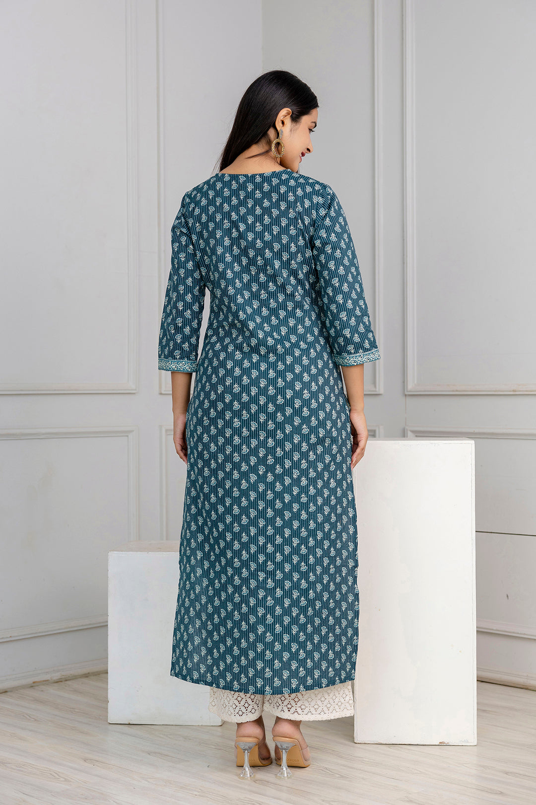Green Printed Straight Kurta With Three Quarter Sleeves