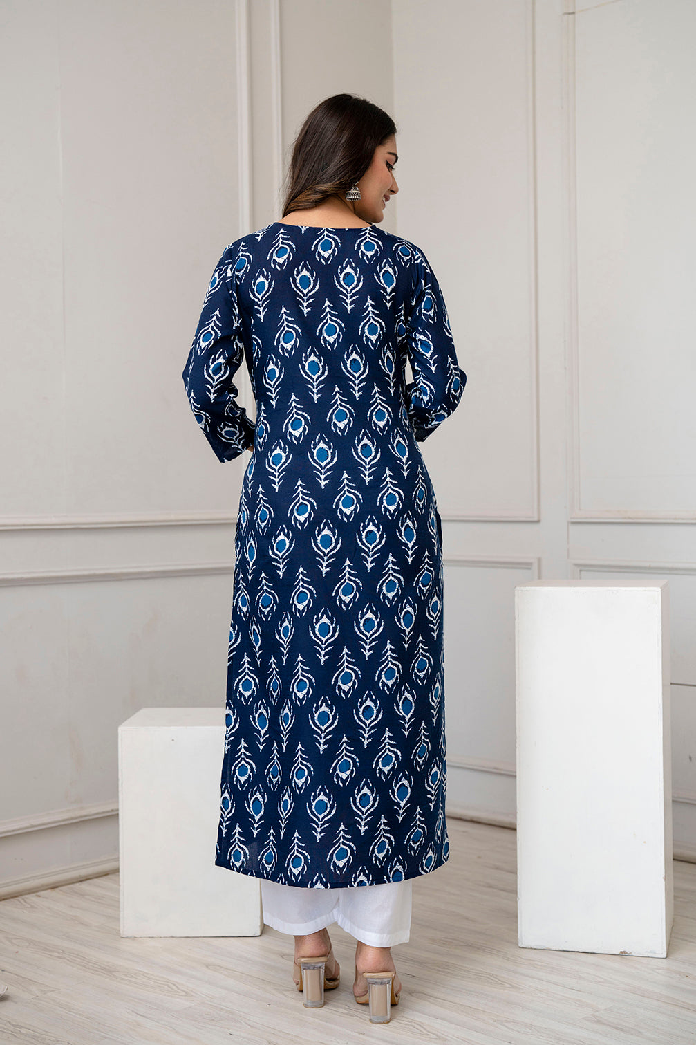 Navy Blue Printed Straight Kurta With Three Quarter Sleeves