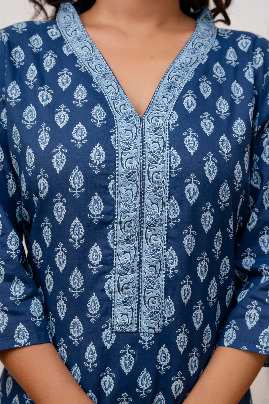 Blue Printed Straight Kurta with Three Quarter Sleeves