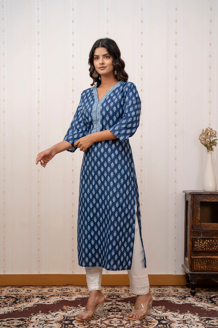 Blue Printed Straight Kurta with Three Quarter Sleeves