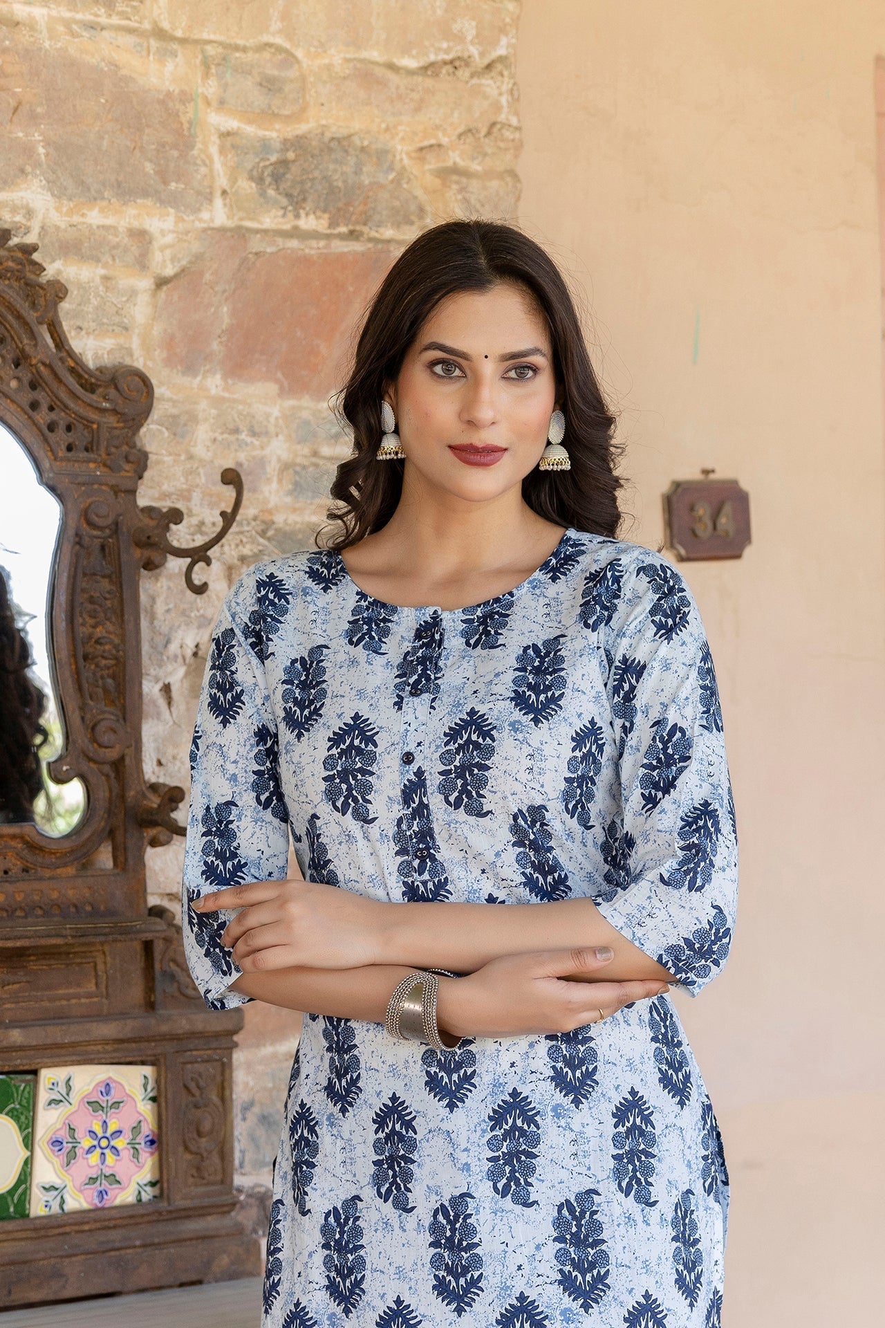 Blue Printed Straight Kurta with Three Quarter Sleeves