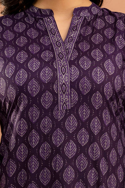 Purple Printed Straight Tunic With Three Quarter Sleeves