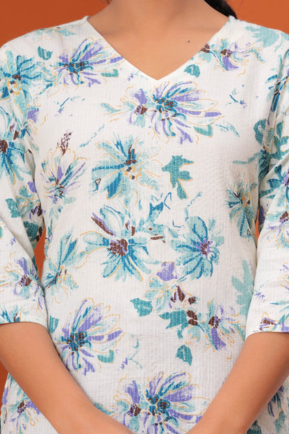 Off White Printed Straight Kurta with Three Quarter Sleeves