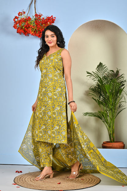 Floral Printed Kurta Set with Dupatta