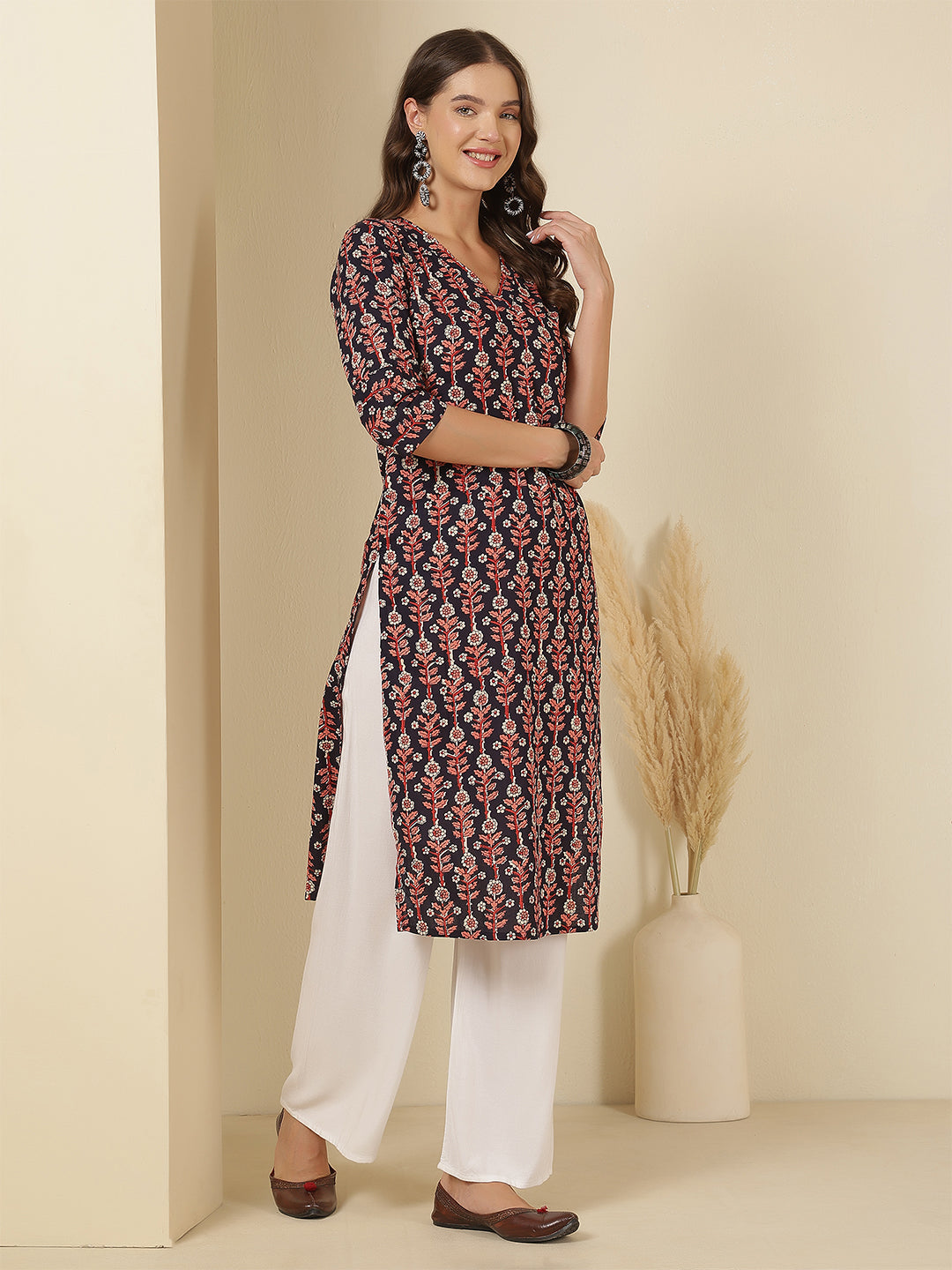 Blue Printed Straight Kurta with Three Quarter Sleeves