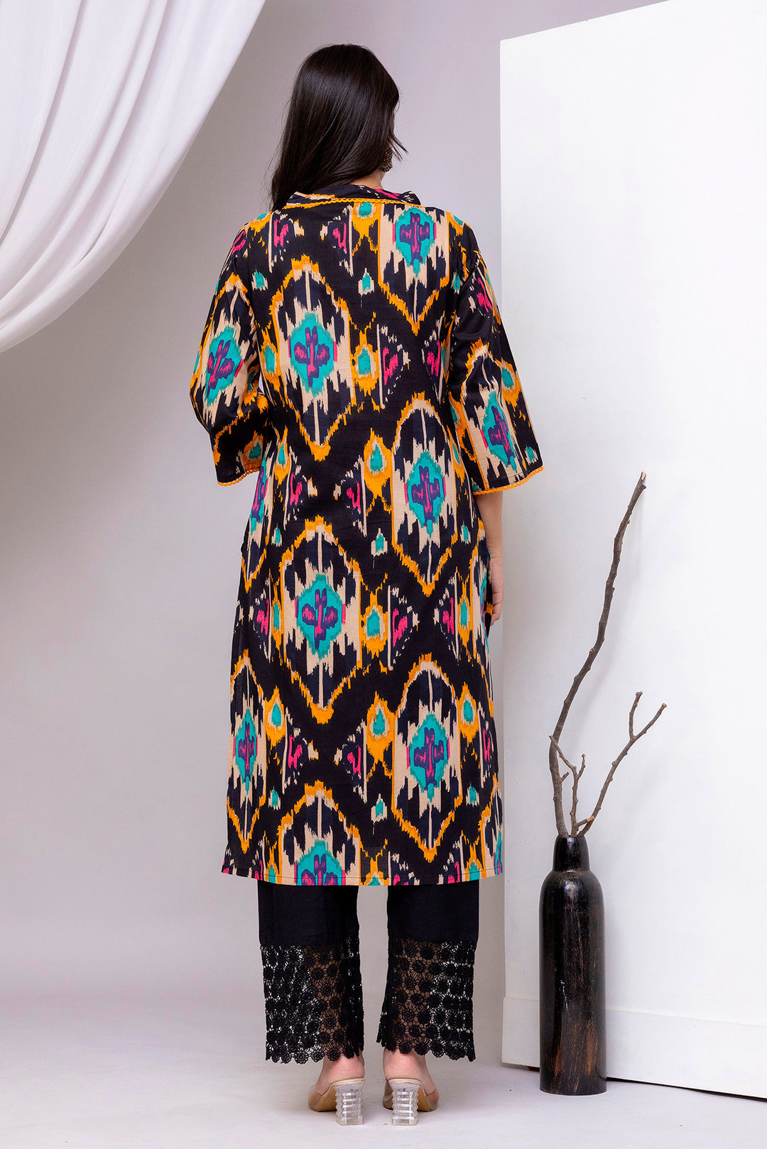 Black Printed Straight Kurta with Three Quarter Sleeves