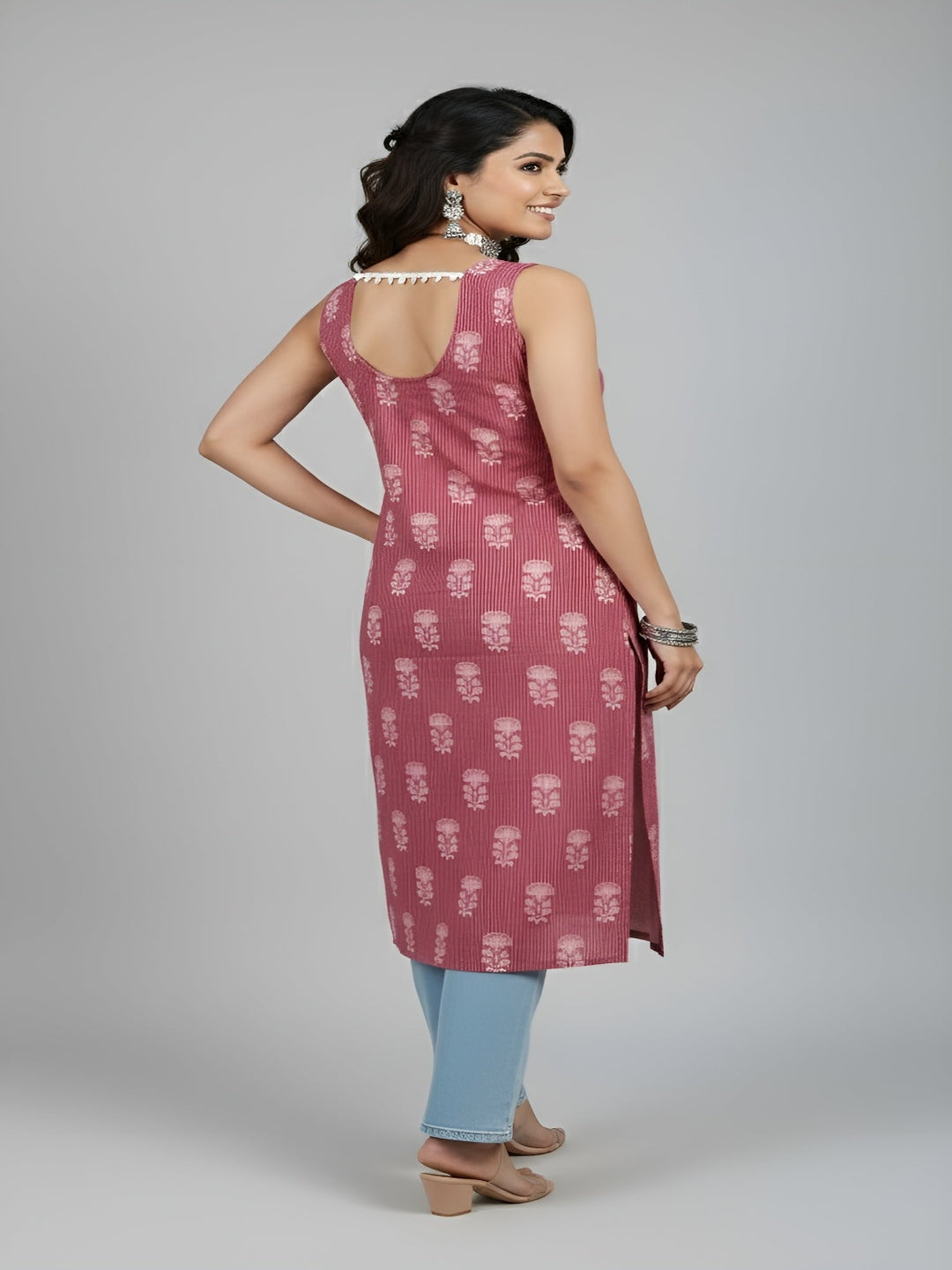 Mauve Printed Stylish Back Straight Sleeveless Kurta