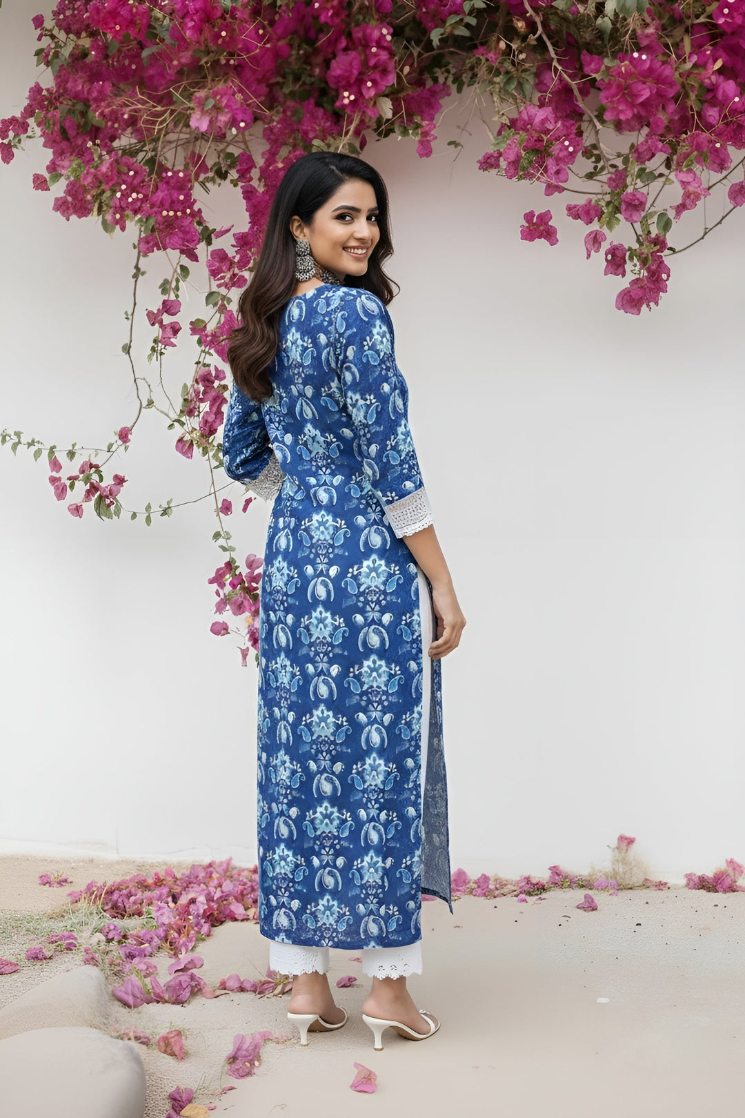 Printed Straight Kurta with Three Quarter Sleeves
