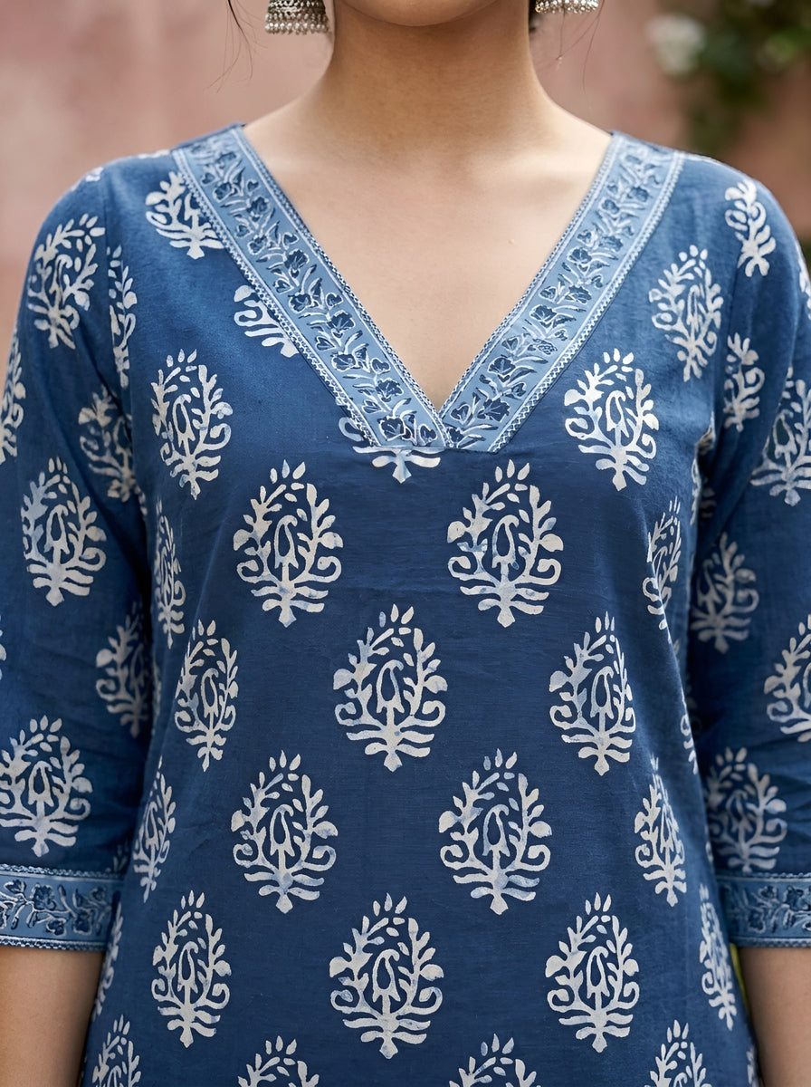 Printed Straight Kurta with Three Quarter Sleeves