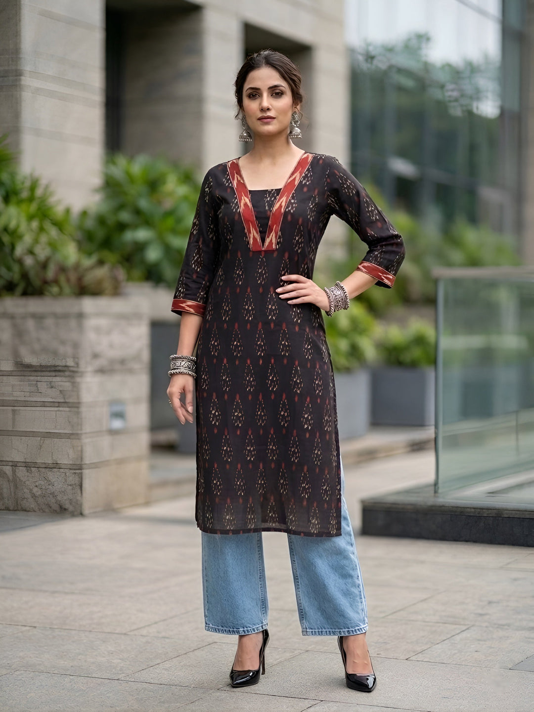 Printed Straight Kurta with Three Quarter Sleeves