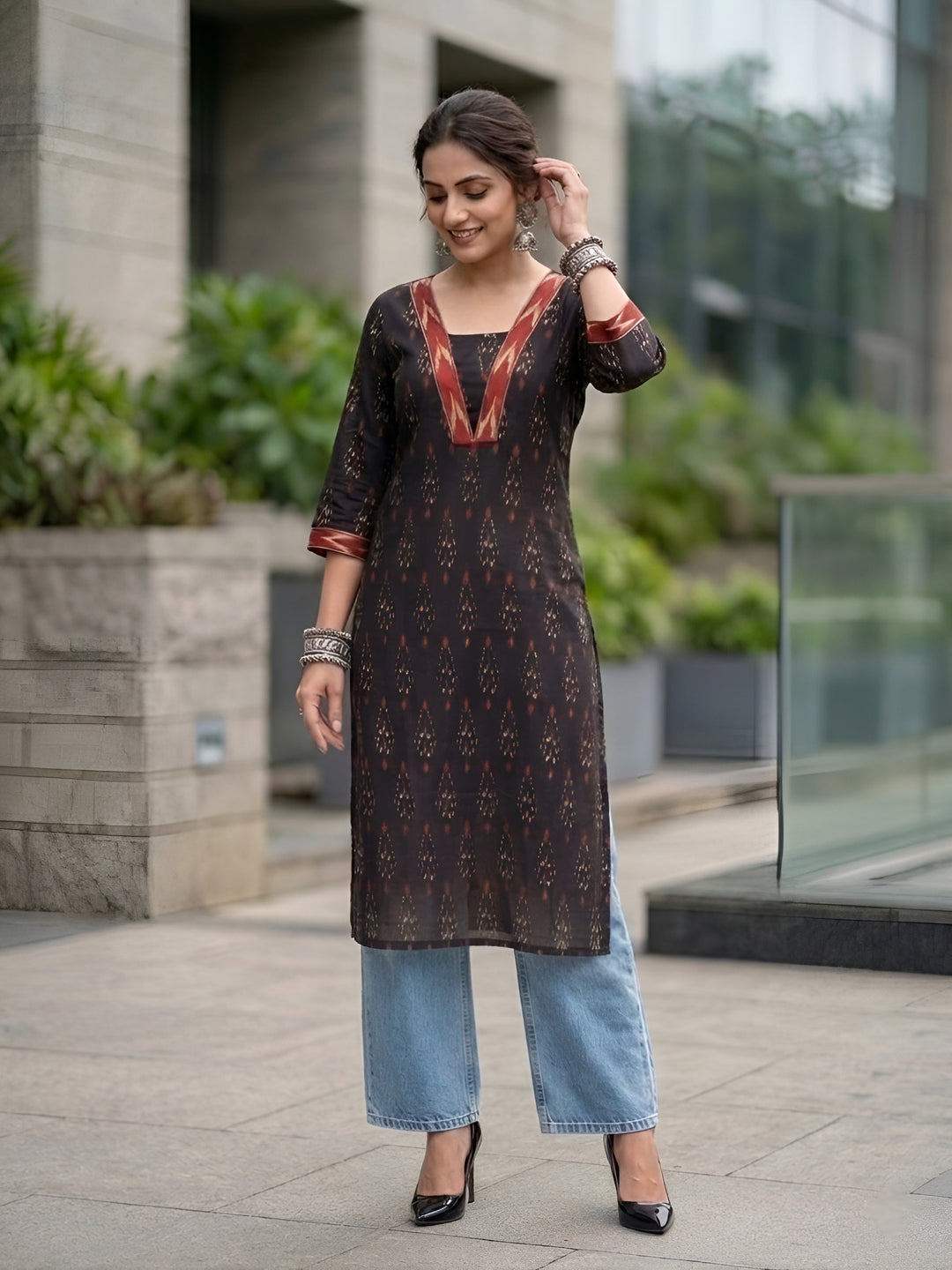 Printed Straight Kurta with Three Quarter Sleeves