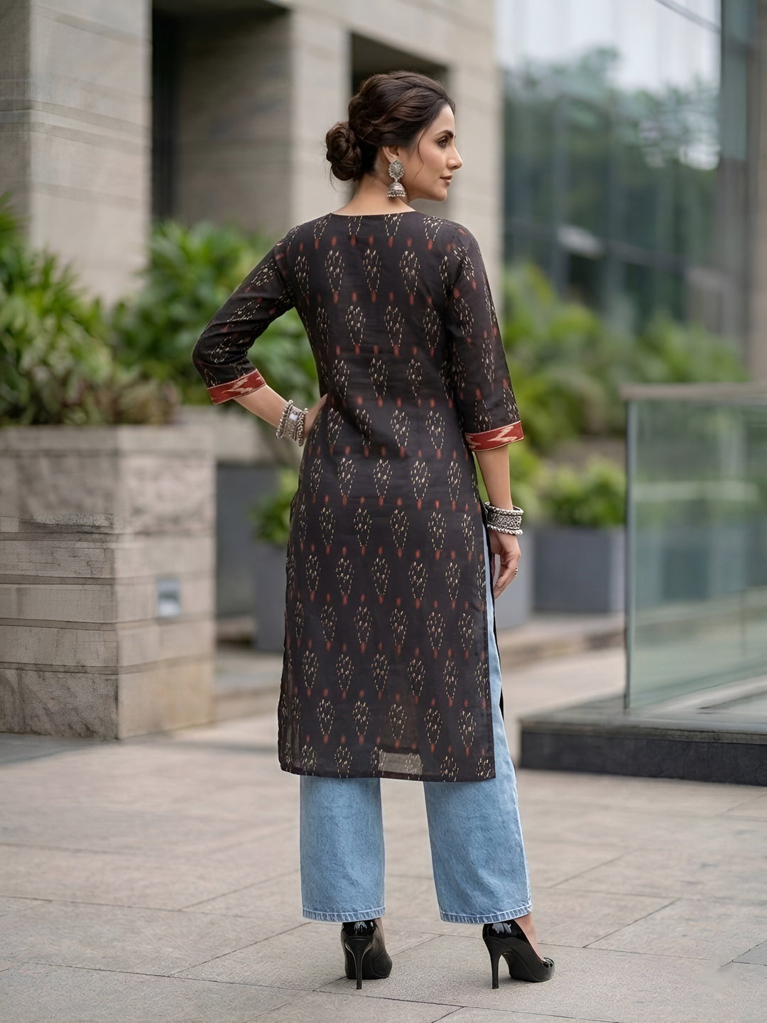 Printed Straight Kurta with Three Quarter Sleeves