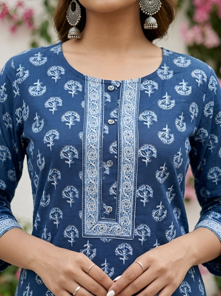 Printed Straight Kurta with Three Quarter Sleeves