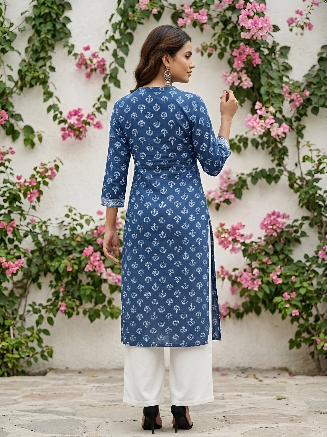 Printed Straight Kurta with Three Quarter Sleeves