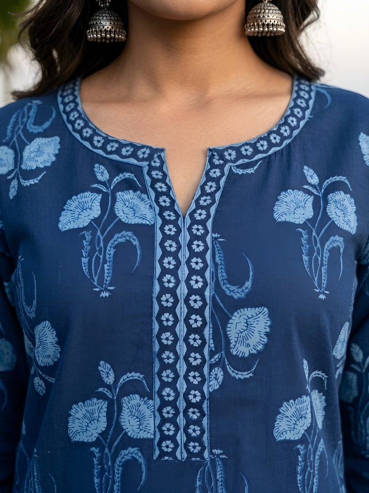 Printed Straight Kurta with Three Quarter Sleeves
