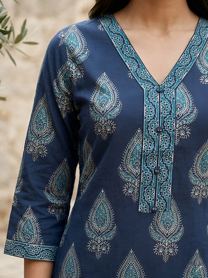 Printed Straight Kurta with Three Quarter Sleeves