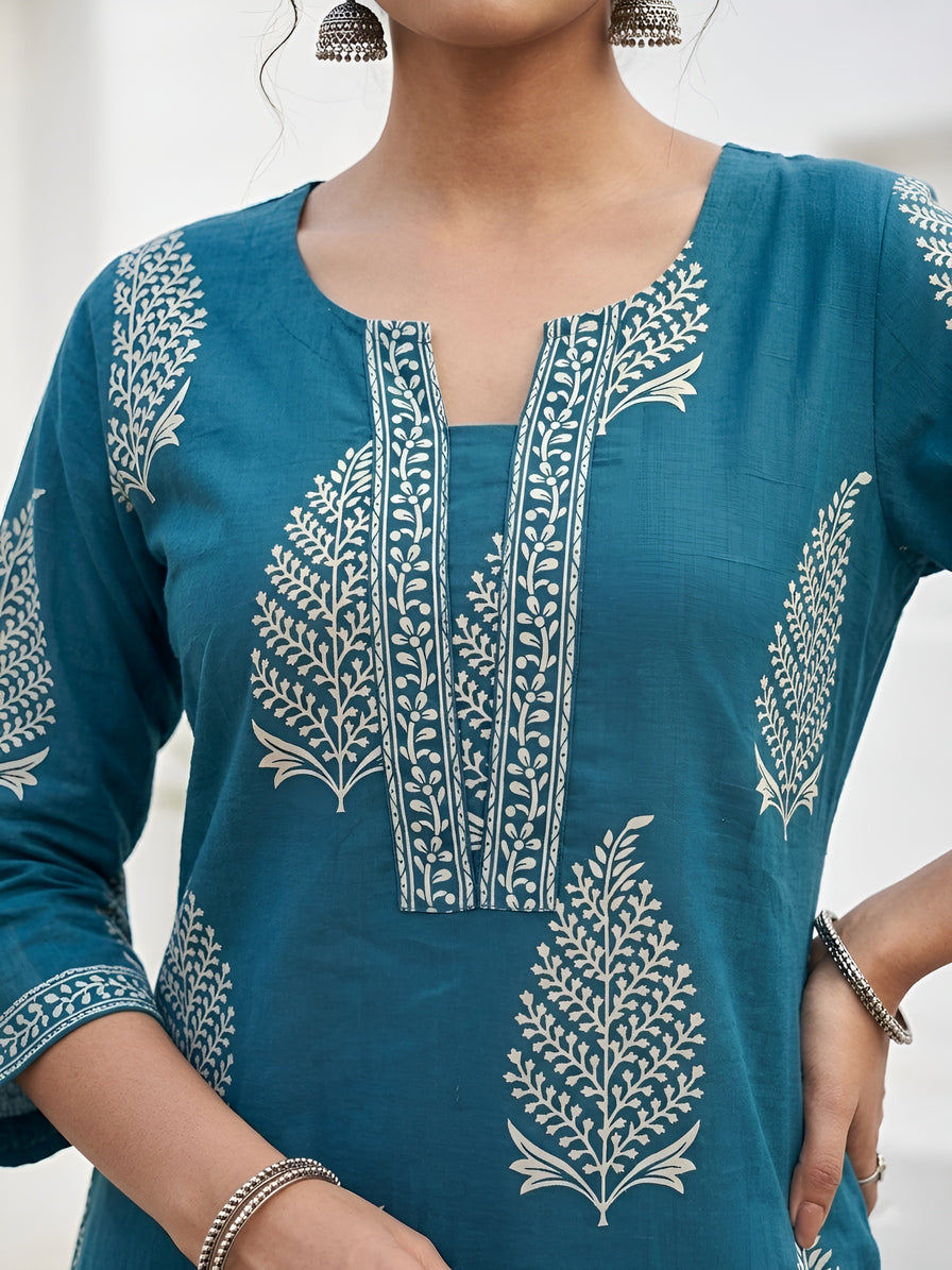 Printed Straight Kurta With Three Quarter Sleeves