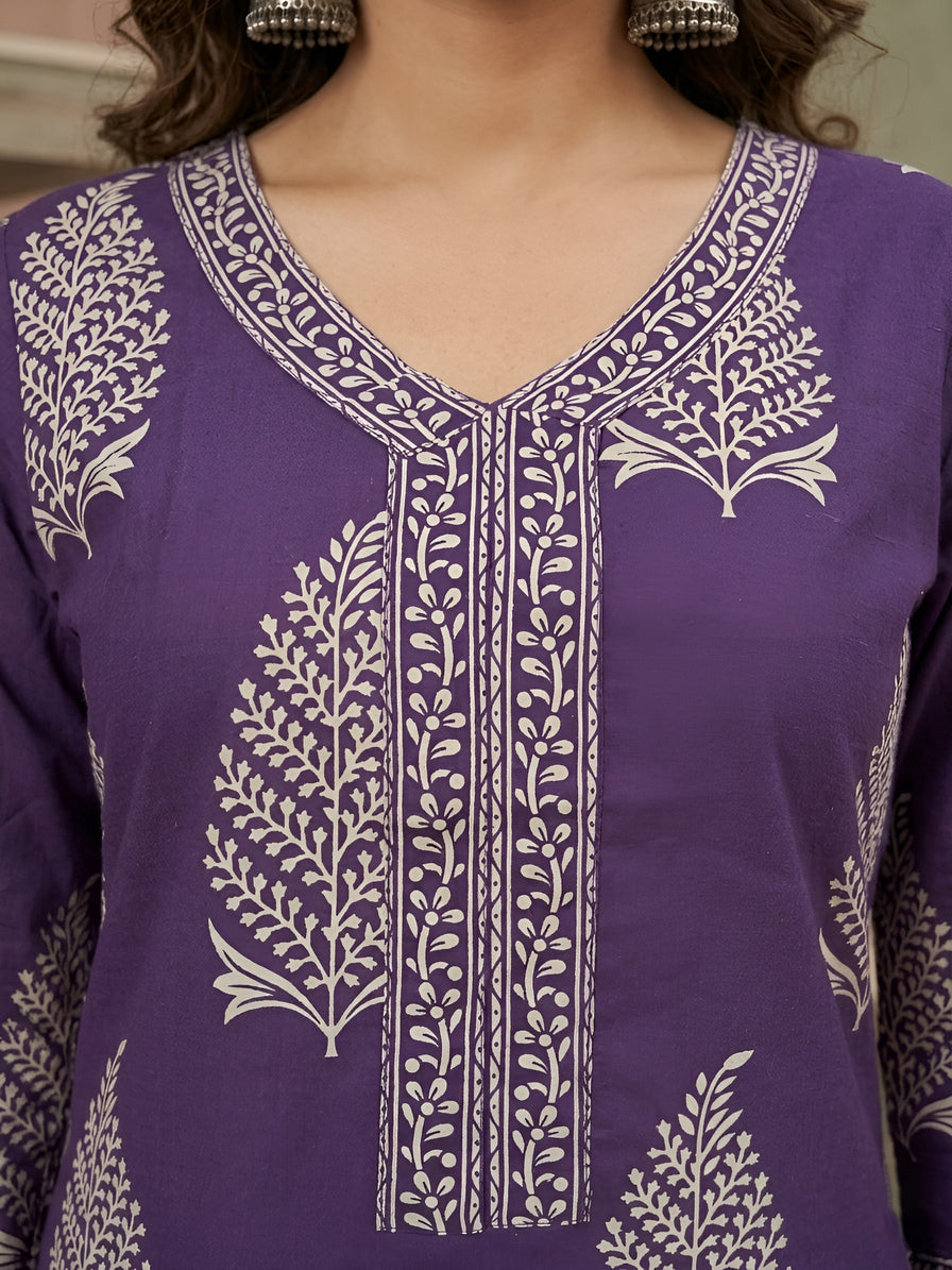 Printed Straight Kurta With Three Quarter Sleeves