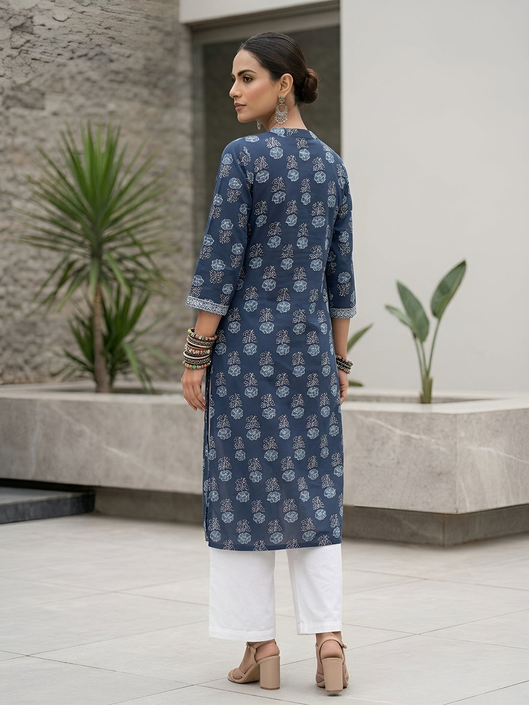 Printed Straight Kurta With Three Quarter Sleeves