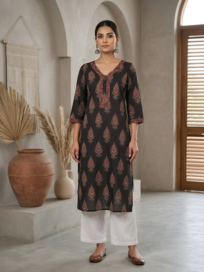 Printed Straight Kurta With Three Quarter Sleeves