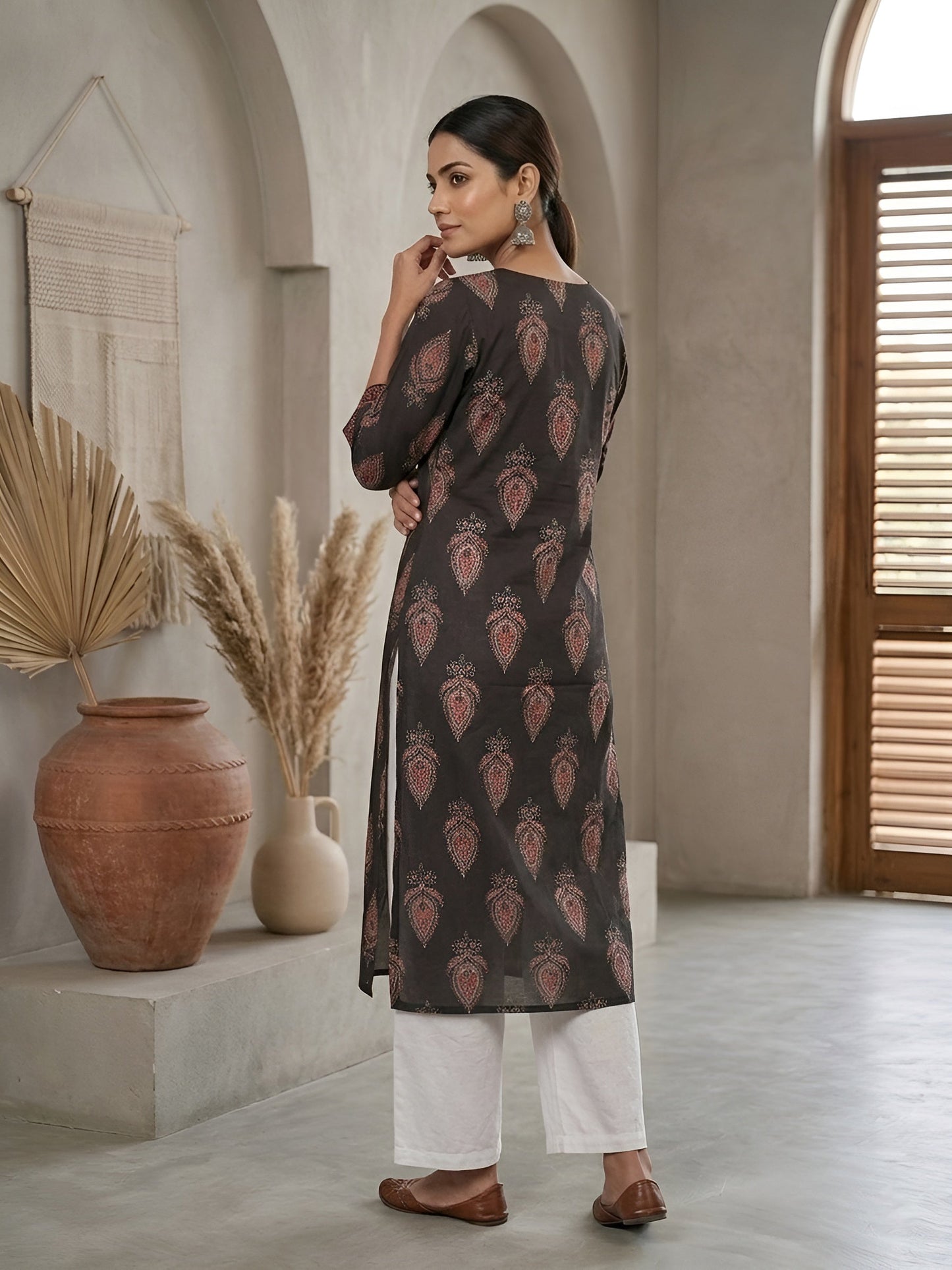Printed Straight Kurta With Three Quarter Sleeves