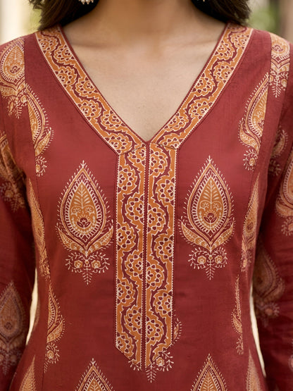 Printed Straight Kurta With Three Quarter Sleeves