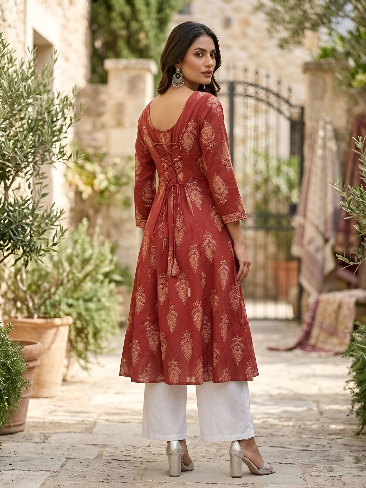 Printed Straight Kurta With Three Quarter Sleeves