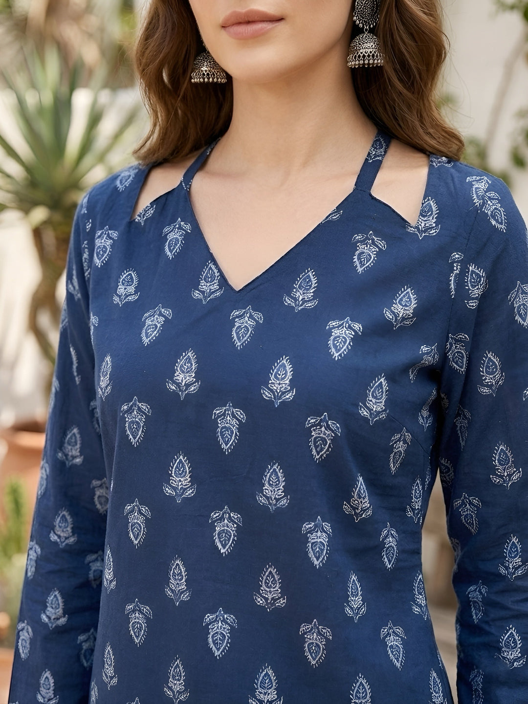 Printed Straight Tunic With Tie-Up Neck