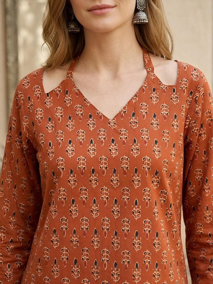 Printed Straight Tunic With Tie-up Neck