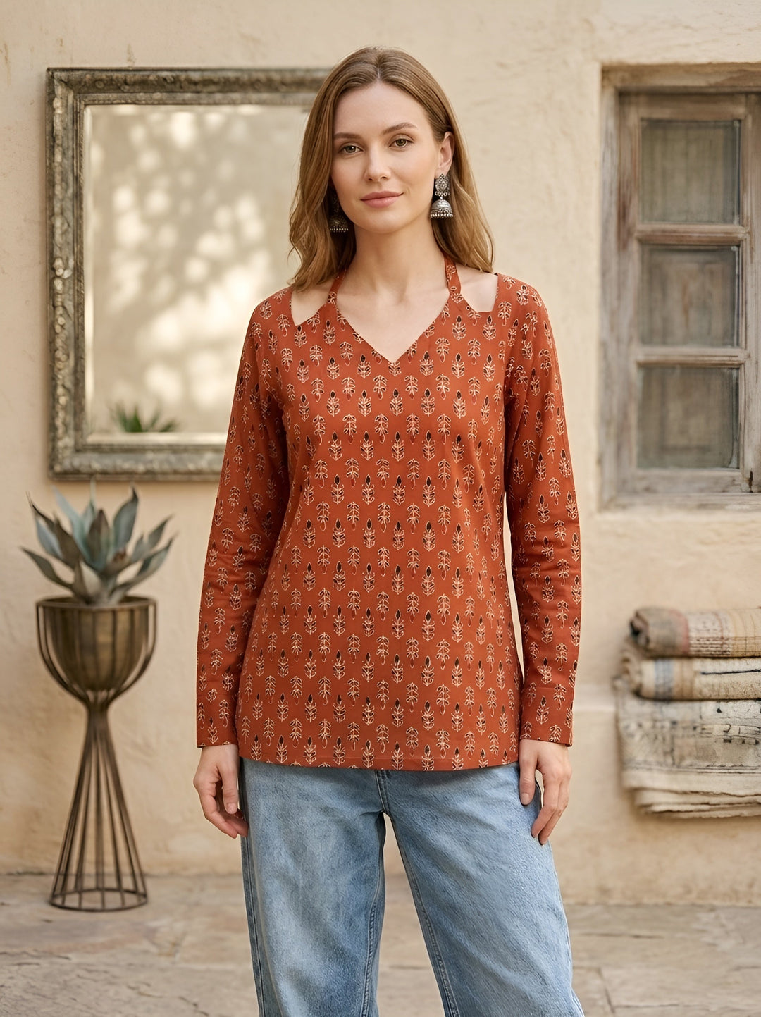Printed Straight Tunic With Tie-up Neck