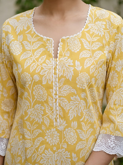 Printed Straight Kurta With Three Quarter Sleeves