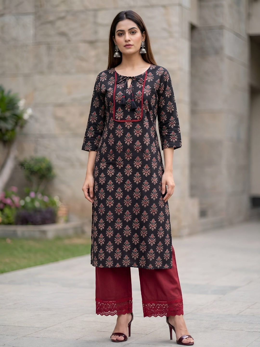 Printed Straight Kurta With Three Quarter