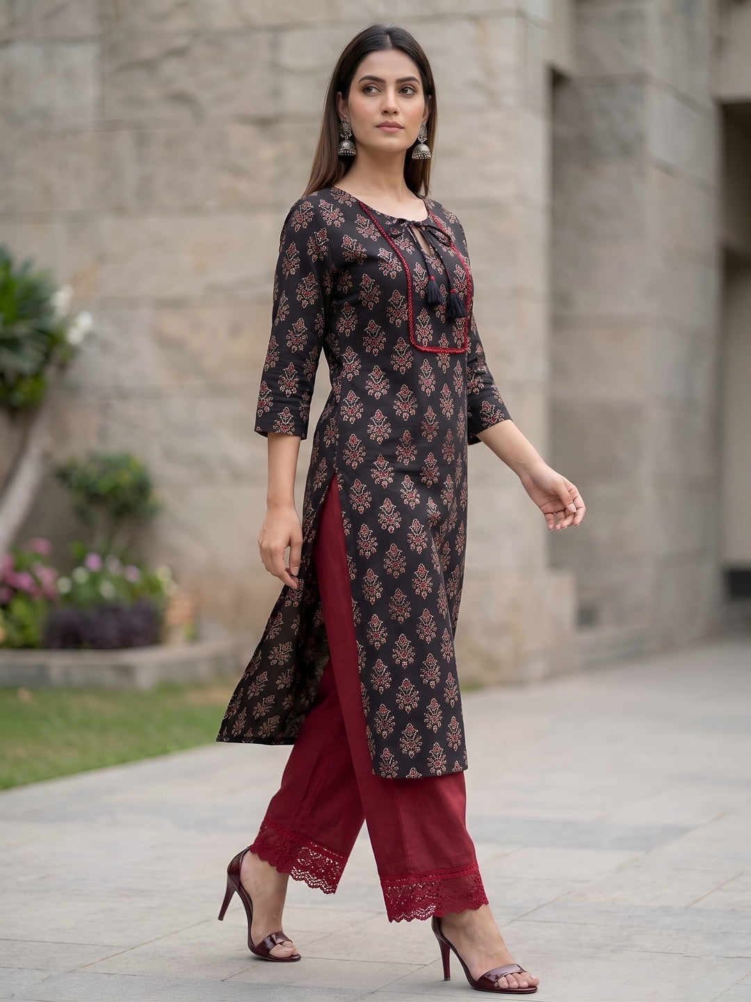 Printed Straight Kurta With Three Quarter