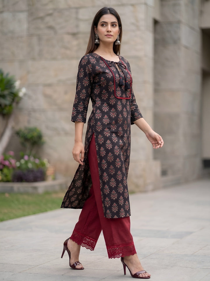 Printed Straight Kurta With Three Quarter