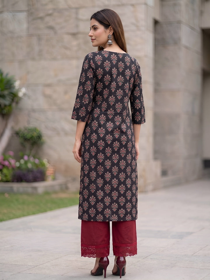 Printed Straight Kurta With Three Quarter