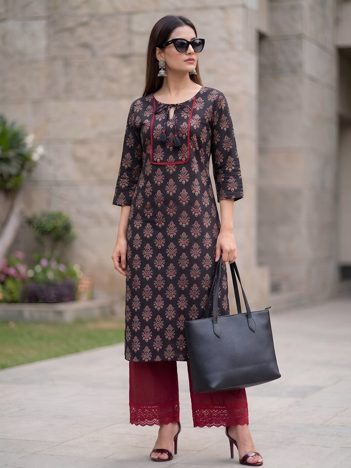 Printed Straight Kurta With Three Quarter